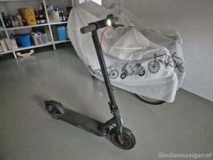 Xiaomi Mi Electric Scooter 4 Pro E-Scooter - Schwarz (BHR5402DE) - Gen 1 Bild 4