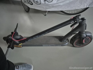 Xiaomi Mi Electric Scooter 4 Pro E-Scooter - Schwarz (BHR5402DE) - Gen 1 Bild 6