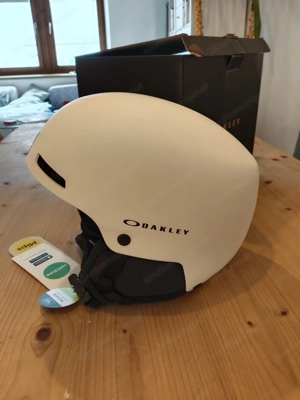 Helm Oakley Bild 4