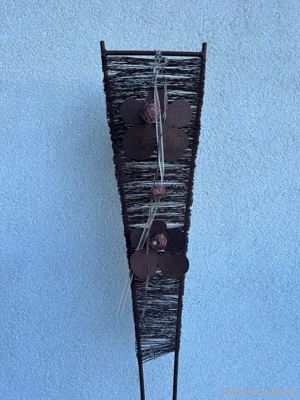 rostiger Metallständer - Deko Bild 2