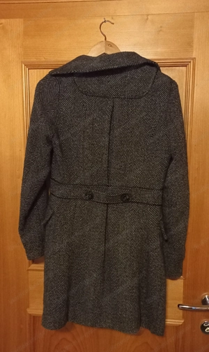 Damen Mantel Grösse M ein Knopf feht Bild 2