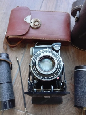 Antiquitäten :  2 Fotoapparate, 2 Ferngläser (Leitz, Zenit, Feria,Agfa)) Bild 6