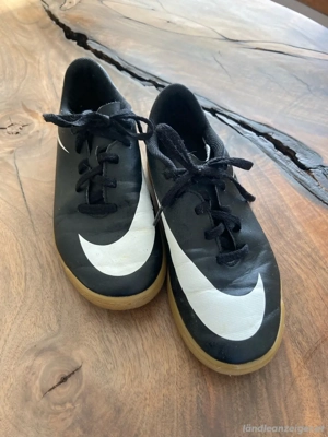 Nike Hallenschuhe, 37,5