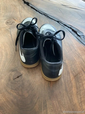 Nike Hallenschuhe, 37,5 Bild 3