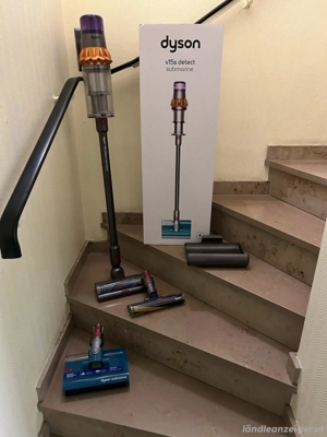 Dyson V15s Detect Submarine