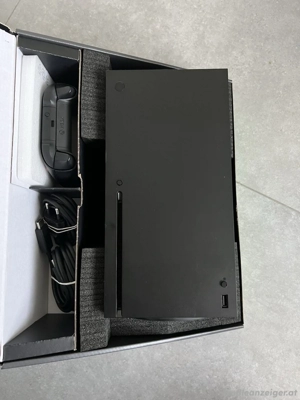 Microsoft Xbox Series x 1TB, Schwarz, Inkl. Zwei Controller Bild 2