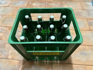 120 Mostflaschen mit Bügelverschluss in 10 Kisten 