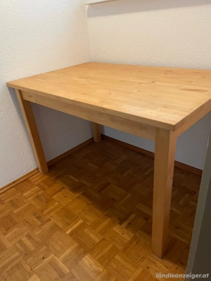 kleiner, praktischer Tisch Bild 3