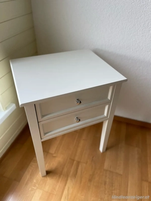 edler Nachttisch Bild 3