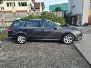 VW Passat Variant 1.6 TDI Tüv bis 05 2026 AHK Bild 7