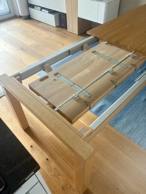 Tisch mit Ausziehfunktion Bild 3