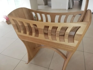 Wiege Tischlerarbeit Bild 2