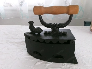 altes Gußeisernes Bügeleisen 