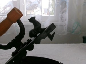 altes Gußeisernes Bügeleisen  Bild 4