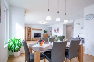 Wohnung voll möbliert mit 2 Zimmer Bild 4