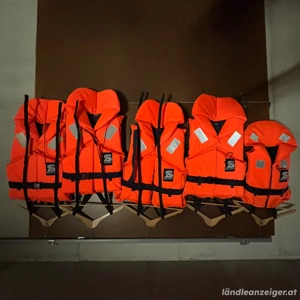 Schwimmwesten Bild 2