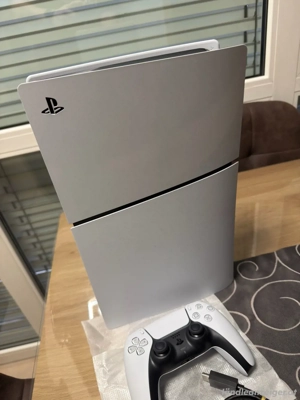 PlayStation 5 Slim  Bild 2