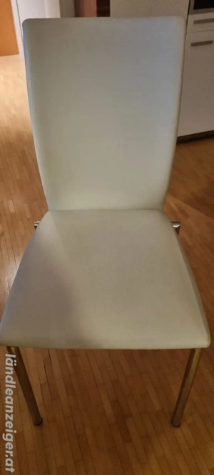 weiße Stühle  Bild 2