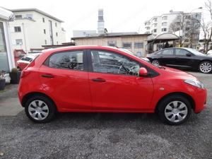 Wenig Kilometer Mazda 2  1.3 Implus CE PRO !! 4 Zylinder !! Bild 5