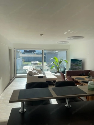 Charmante 4-Zimmer-Wohnung mit Balkon und Parkplatz zu vermieten Bild 3