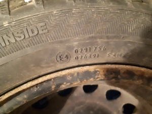 Winterreifen mit Spikes Bild 5