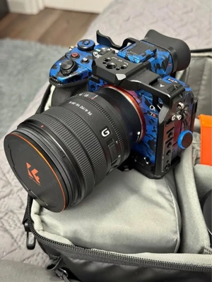 Sony a7R V spiegellose Kamera + 3 Objektive und viele Zubehörteile