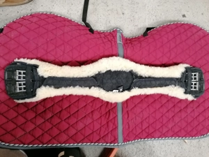 Mattes Lammfellgurt, 80 cm, anatomisch Bild 2