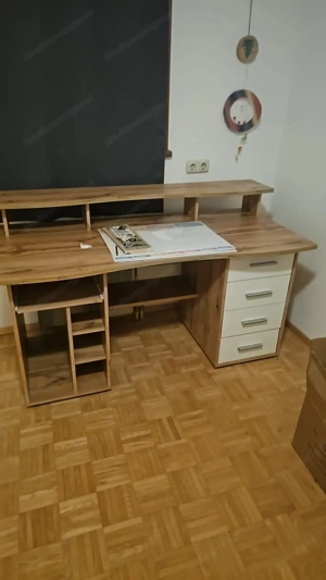Schreibtisch 