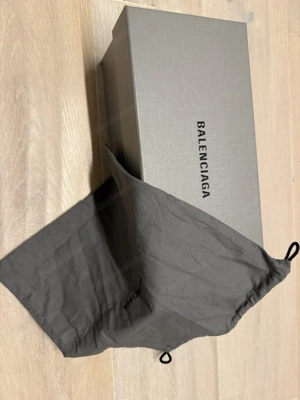 Balenciaga Logo Flip-Flops Bild 2