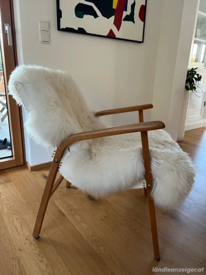 Sessel mit echtem Fell vom Schaf Bild 2