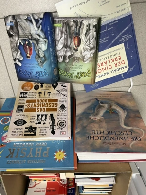 Bücherkiste für Jungen und Jugendliche