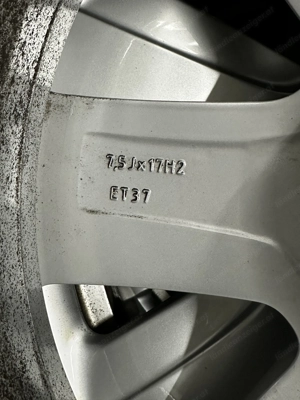 Audi Ich verkaufe ein Winter-Komplettrad in sehr gutem Zustand. Bild 9