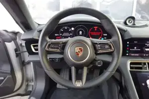 Porsche Taycan Bild 16
