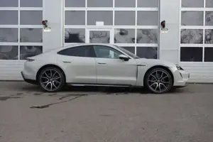 Porsche Taycan Bild 6