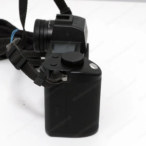 Leica SL2-S mit 3 Akkus Bild 2