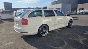 Skoda Octavia RS   126tkm   Pickerl frisch ÖAMTC vorgeführt bis 12 26 (inkl Überzug 04 27)   Bild 4