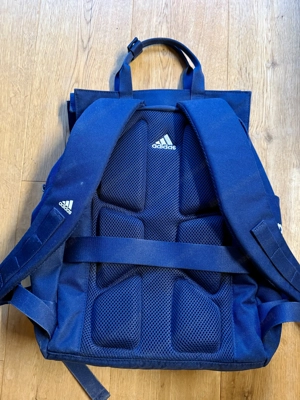 Adidas Rucksack mit Tragegriffe (auch als Wickelrucksack) Bild 2