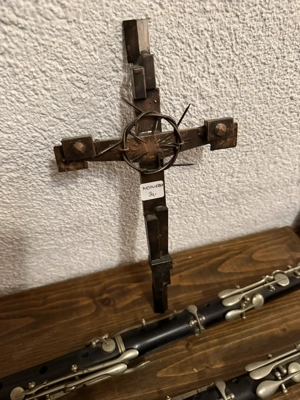 kleines Metallkreuz mit schönen Details