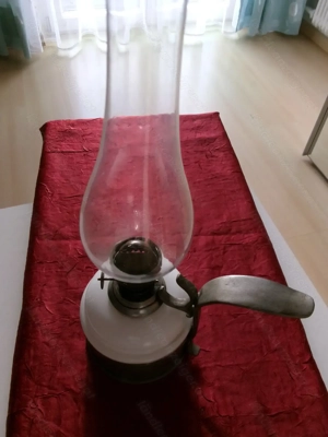 Petroleumlampe mit Zinn und Keramik