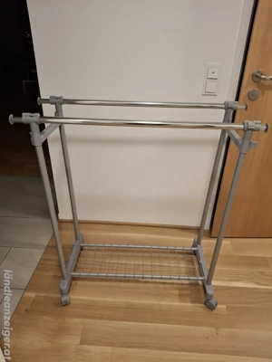 Kleiderständer zu verschenken