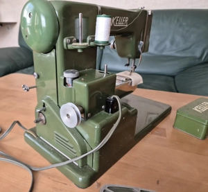 Antike Koffernähmaschine Marke Keller - funktionstüchtig Bild 2