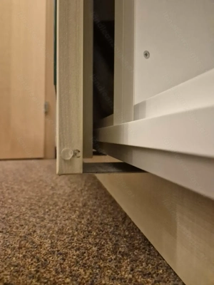 Spiegelschrank - Tischlerarbeit - zu verschenken - NEUWERTIG! Bild 5