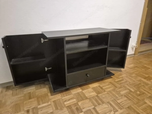 Praktischer, rollbarer TV-Stereo-Kasten Bild 3