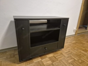 Praktischer, rollbarer TV-Stereo-Kasten