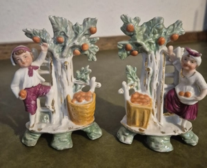 Porzellan-Zierfiguren "Obsternte" Junge und Mädchen