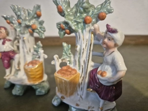 Porzellan-Zierfiguren "Obsternte" Junge und Mädchen Bild 4