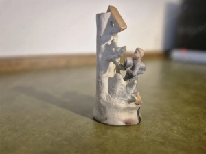 Handbemalte Porzellanfigur Bild 3