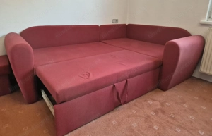 Couch mit sechs Polster, ausziehbar, mit zusätzlichem Bettkasten Hocker und Couchtisch Bild 3