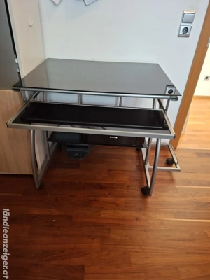 Schreibtisch aus Glas Bild 3