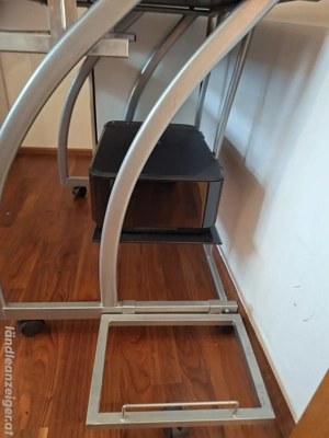 Schreibtisch aus Glas Bild 2